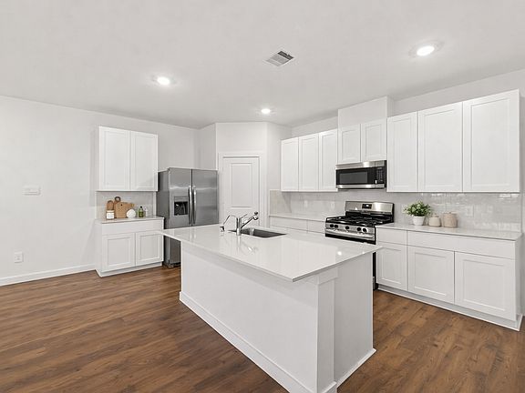 5th image of 3551 Shearwater St
