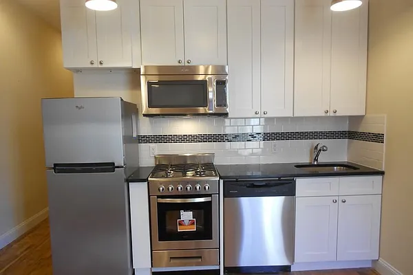 Rented by Corcoran | media 23