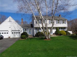 62 Renee Dr, Pawcatuck, CT 06379