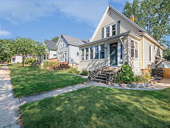 2nd image of 821 Wolcott Ave