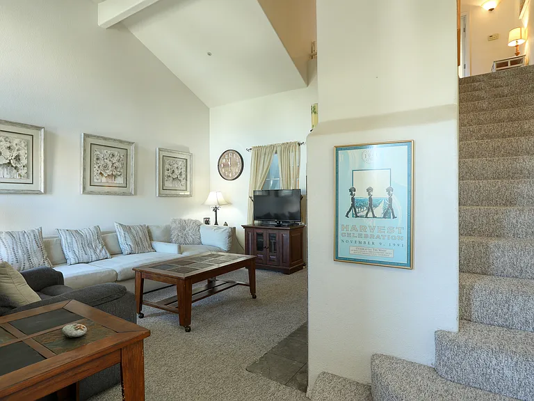 160 Ocean View Ave — Photo 9