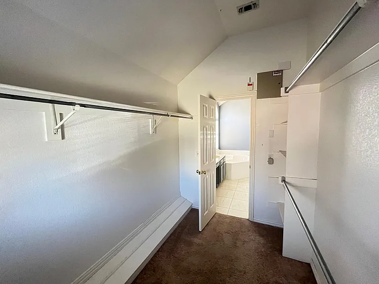 6021 Blue Spruce Ln — Photo 15