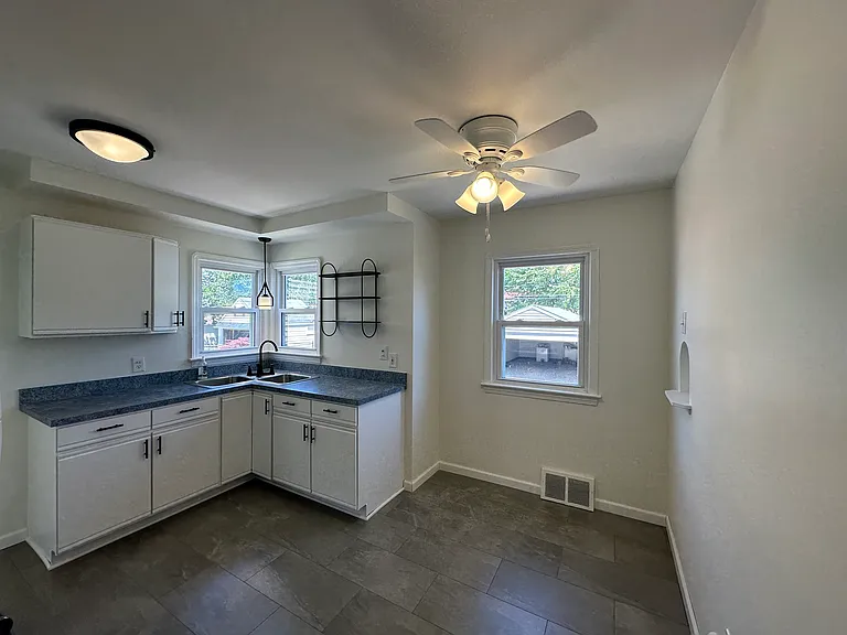 8006 Essen Ave — Photo 5