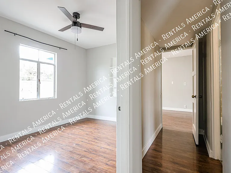 1723 W Indianola Ave — Photo 21