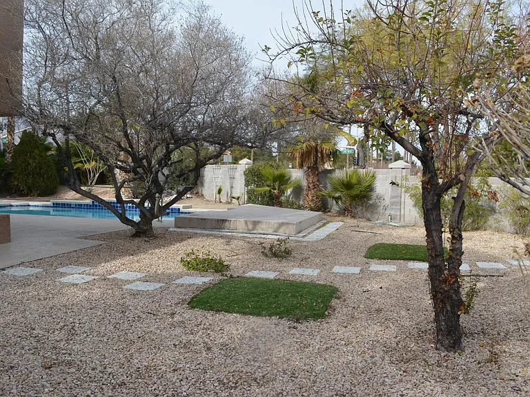 Sun Rose Ave — Photo 21