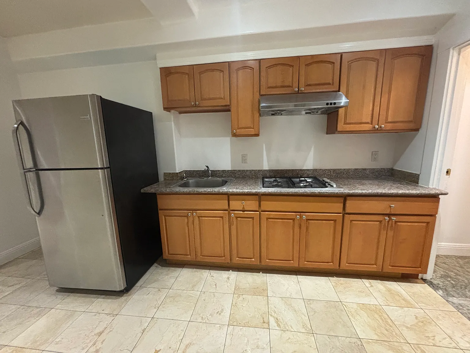 2 bed, 600 sqft, $2,850 — Photo 3