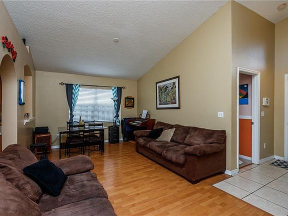 4th image of 2940 Cool Breeze Cir