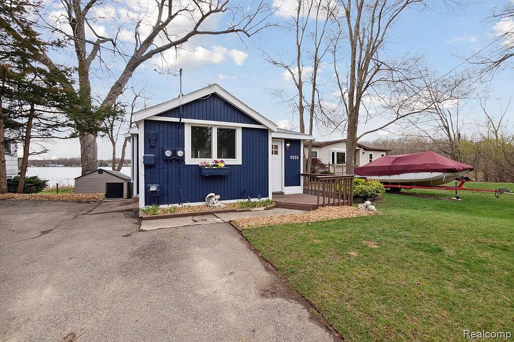 9555 Cedar Island Rd, White Lake, MI 48386 Zillow