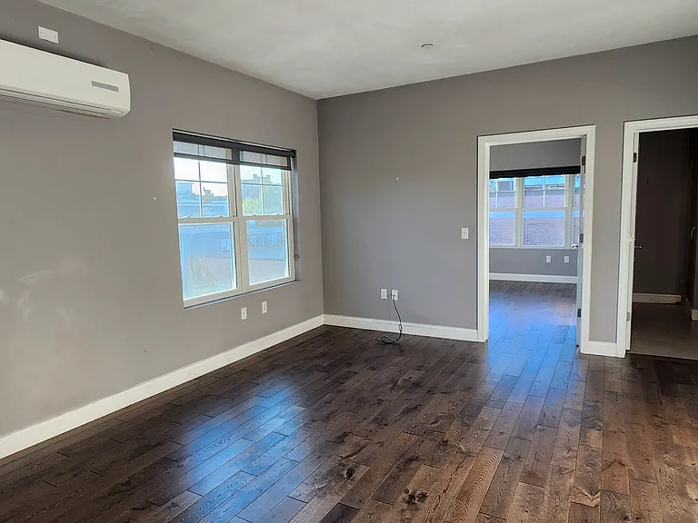 41 Saratoga St #2F — Photo 3