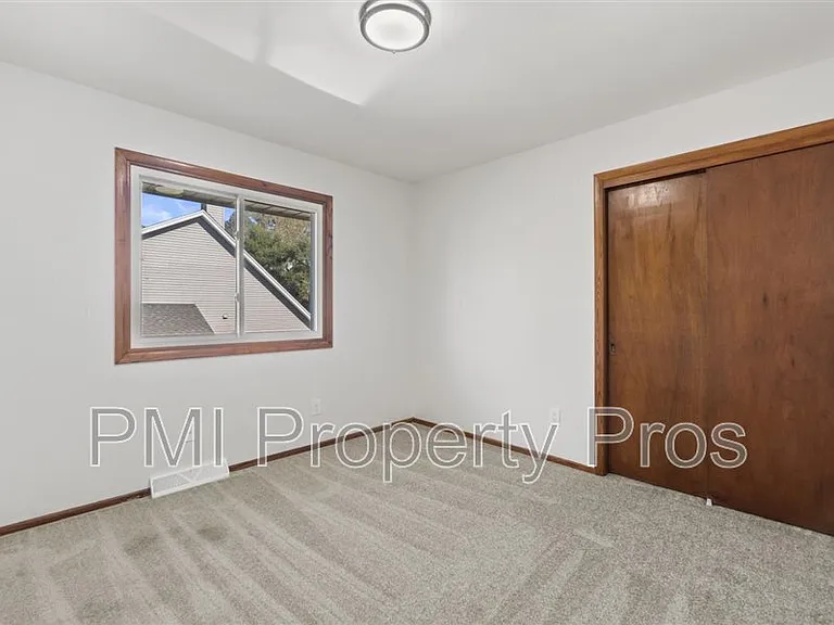 8150 S 88th St — Photo 29