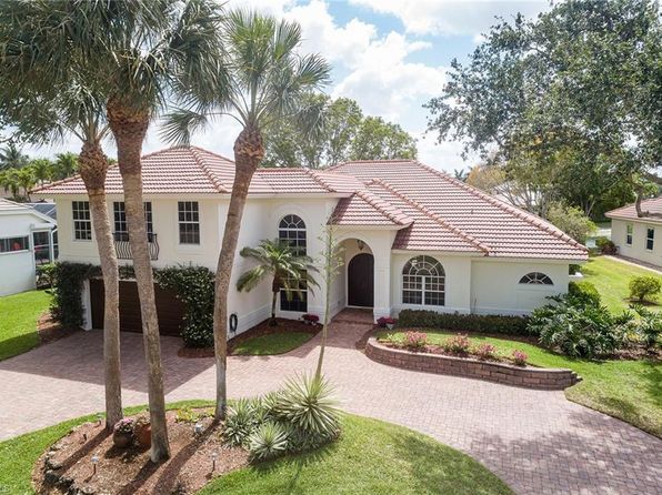 7996 Beaumont Ct, Naples, FL 34109