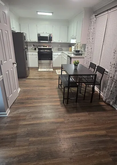 Crescent Ln — Photo 2