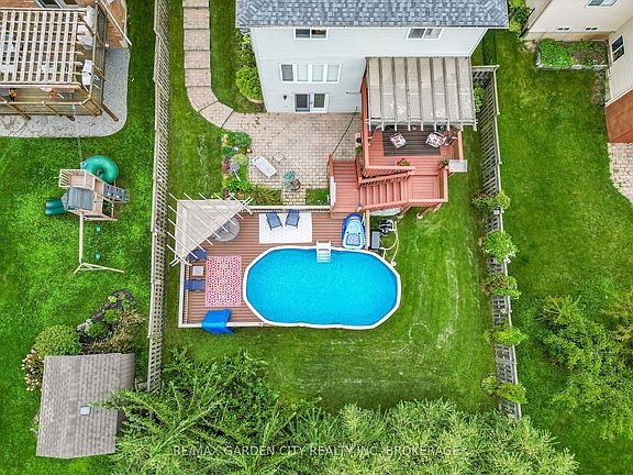 3rd image of 4039 Barry Dr