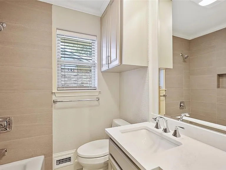 9015 Villa Park Cir — Photo 24