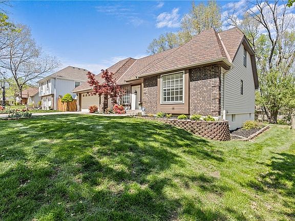 4th image of 11819 Harrison Dr