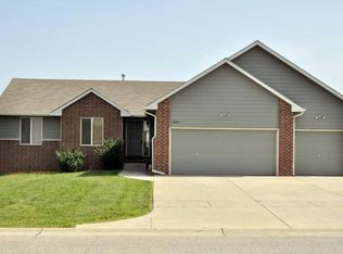 2605 E Spring Hill Ct, Goddard, KS 67052