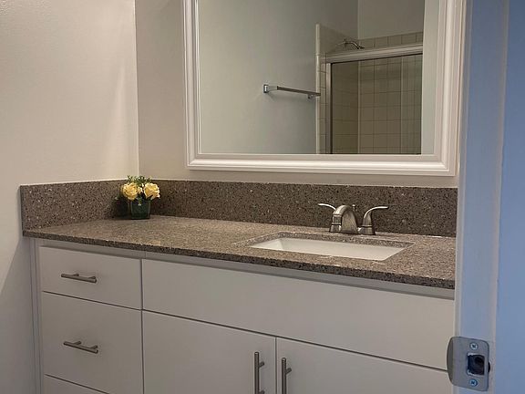 4th image of 2885 Joseph Ave #12