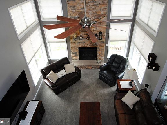 5th image of 220 Wilgus Ct