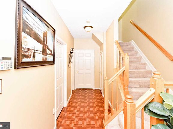5th image of 7159 Mahogany Dr #4