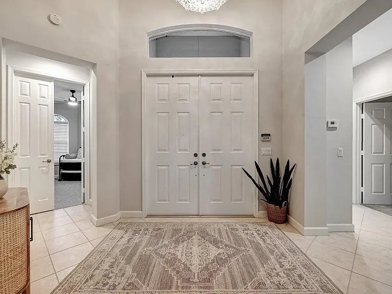 7602 Greenbrier Cir — Photo 3