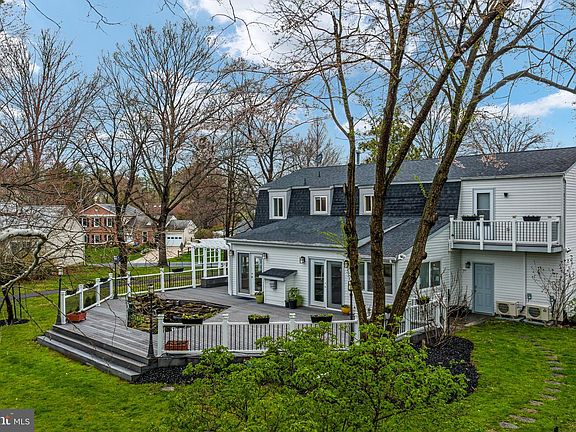 4th image of 9908 Colebrook Ave