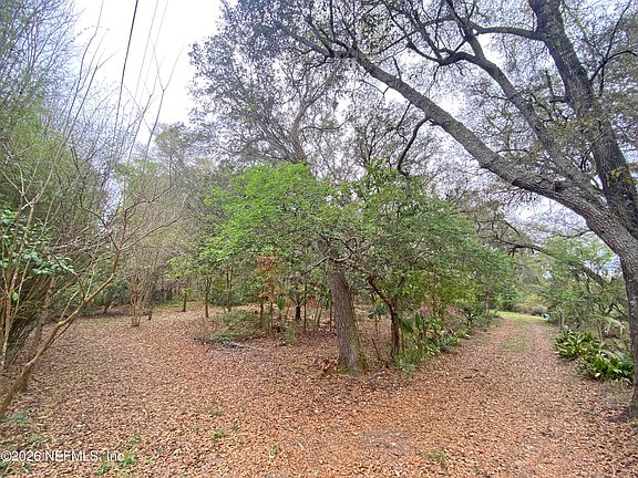 4th image of 119 TWIN LAKES Road