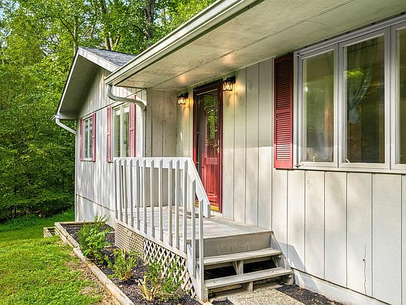 4th image of 1726 Harrison Ridge Rd