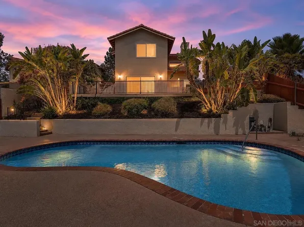 1859 Normandy Gln, Escondido, CA 92027