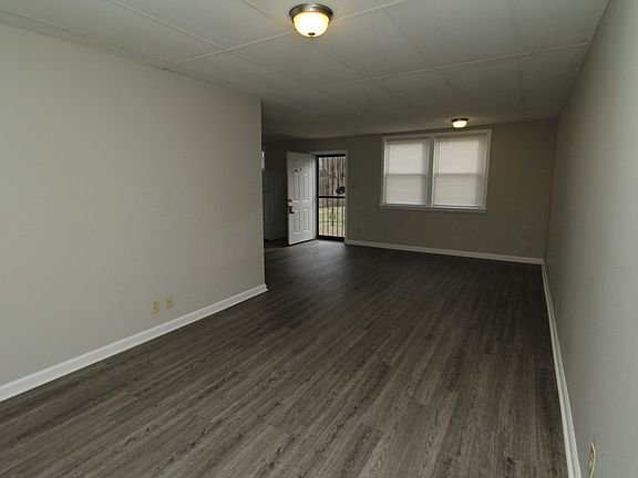 3rd image of 1600 Paradise Hill Rd Unit B