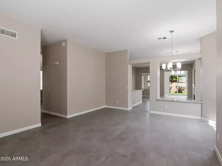 964 W Fairway Dr — Photo 6