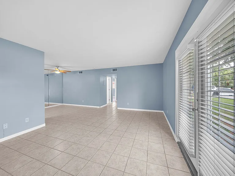 2100 W Beach Dr #A101 — Photo 10