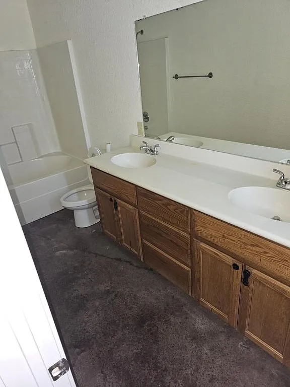 100 Surrey Ln A — Photo 3