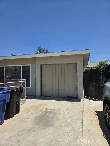 431 N Sepulveda Ave — Photo 2