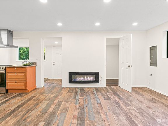 5th image of 11414 205th Avenue E