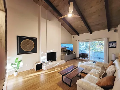 255 S Rengstorff Ave Photo 1