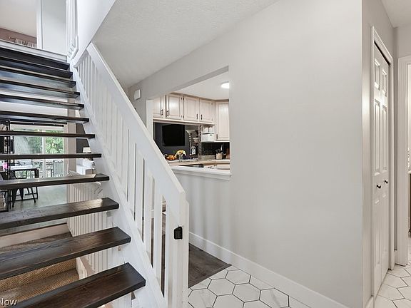 5th image of 2891 Heatherwood Ct