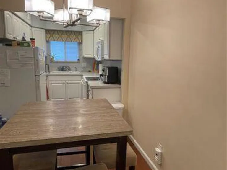 42630 Plymouth Hollow Dr #42630 — Photo 3