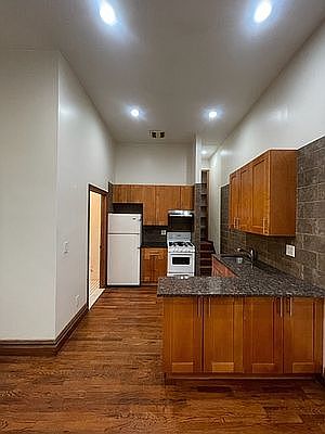 1st image of 290 15th St #1M