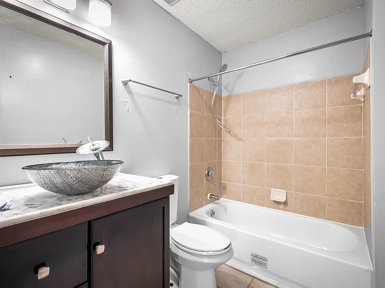 3417 Kingston St #1 — Photo 6