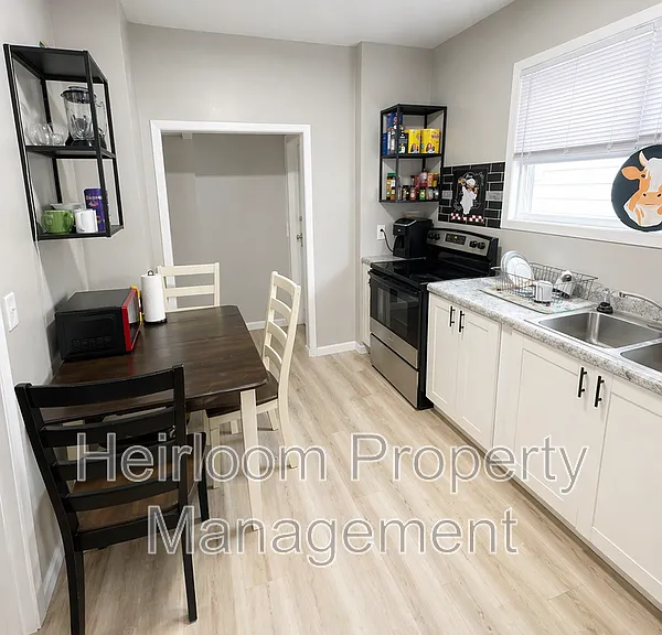 906 N 6th Ave E #1 — Photo 2