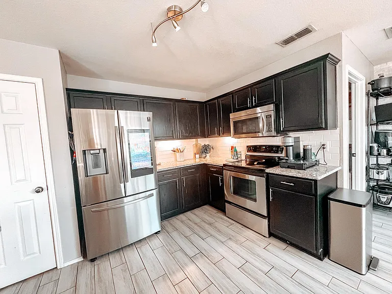 950 Naomi Ct — Photo 7
