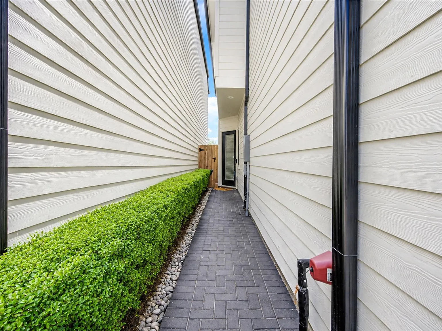 3 bed, 2.5 bath, 1538 sqft, $2,199 — Photo 4