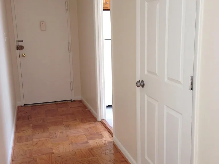 10620 Weymouth St #101 — Photo 23