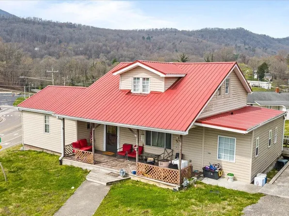 111 Longfield Rd, Rocky Top, TN 37769