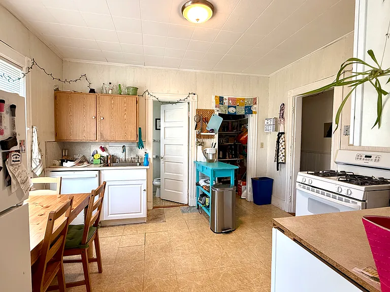 14 Craigie St #3 — Photo 4