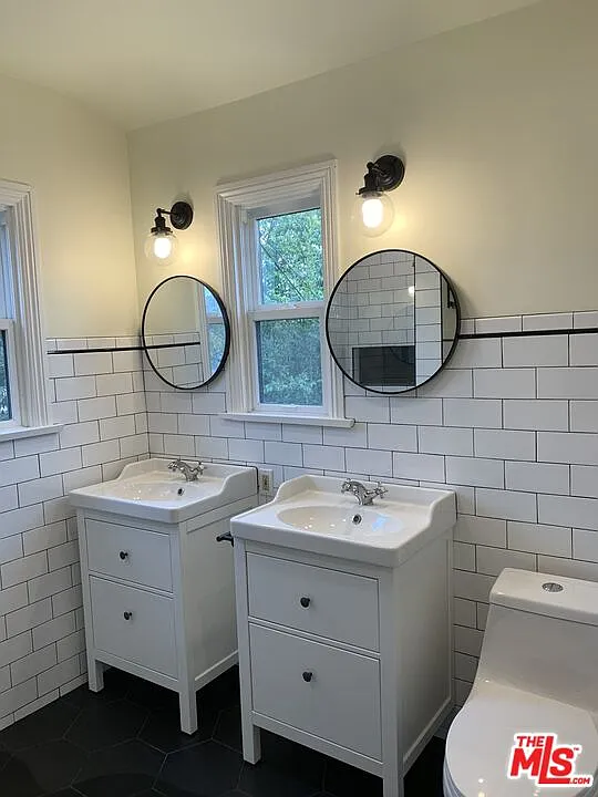 2 bed, 1.5 bath, 1390 sqft, $3,250 — Photo 1
