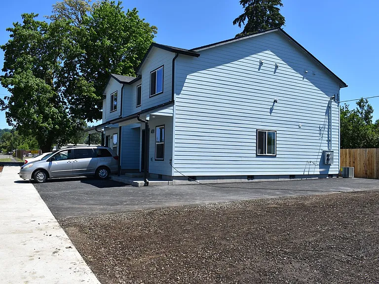 A St Townhomes — Photo 2
