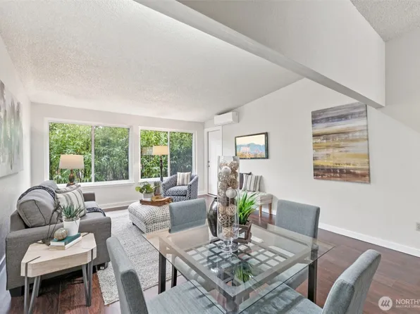 12567 35th Avenue NE #204, Seattle, WA 98125