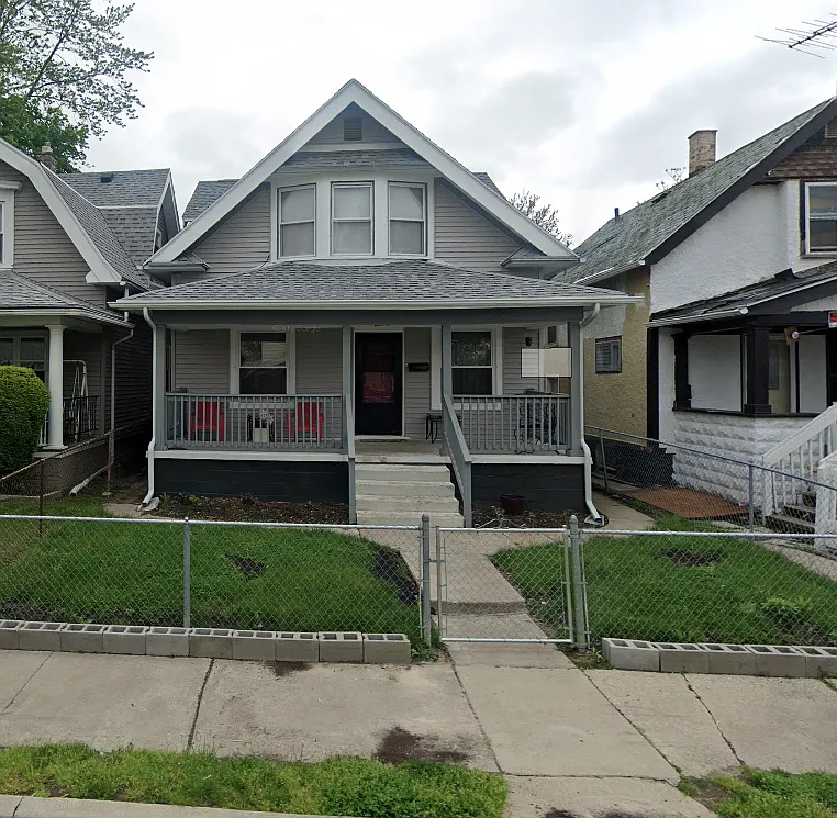 1122 Pinewood Ave - HSE — Photo 1