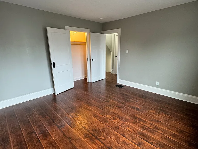 988 Linwood Ave — Photo 17